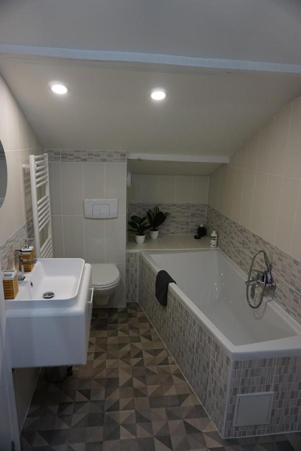 Appart Cosy 4 Personnes Avec Terrasse Ла-Рош-сюр-Йон Экстерьер фото